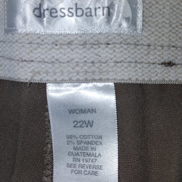 Dress Barn Woman Dark Khaki Cropped Pants Size 22W - Picture 2 of 6
